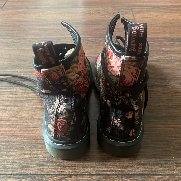 DR. MARTENS - Picture 5 of 6